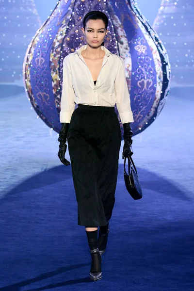 Look 1